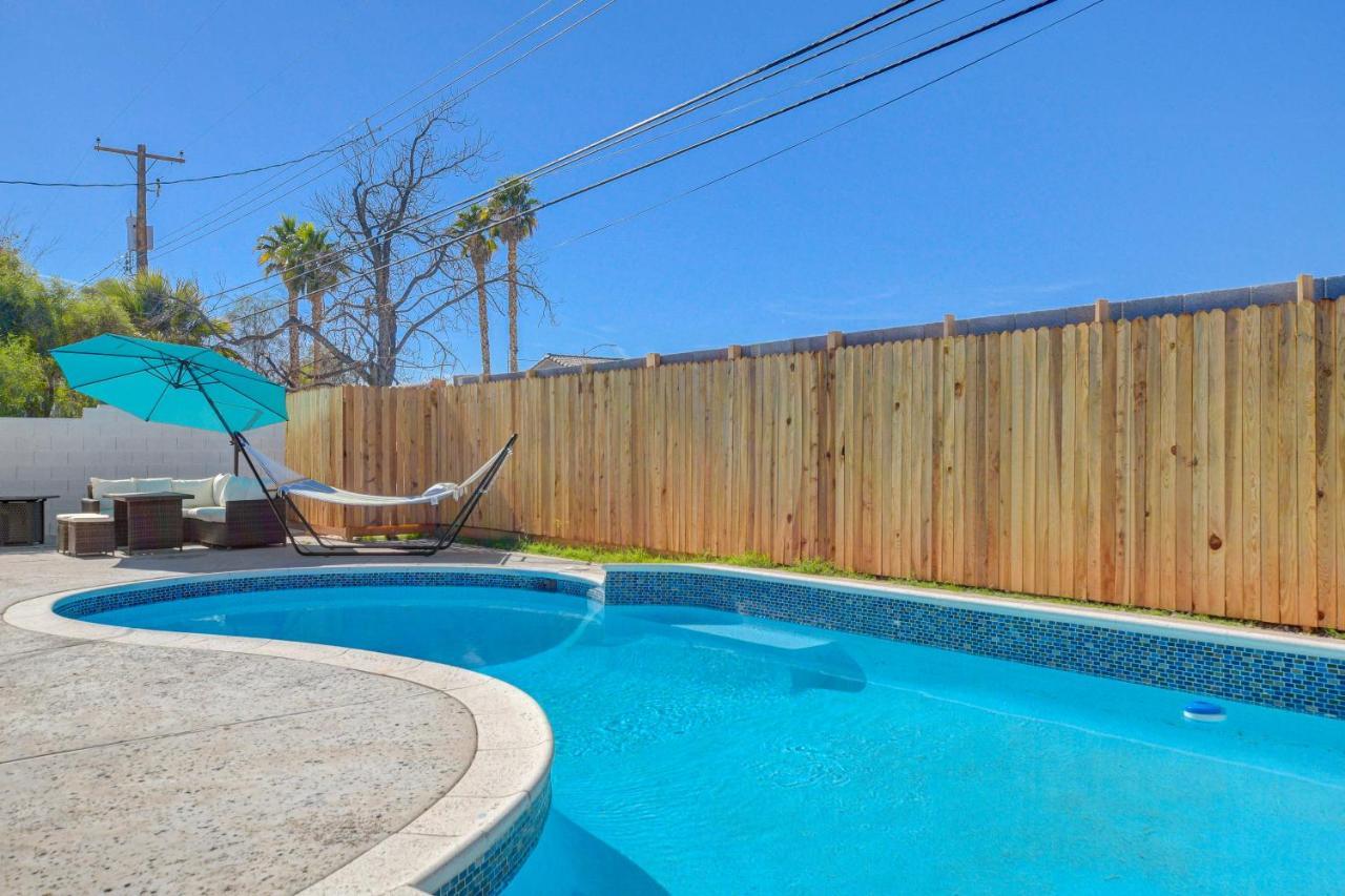Lady Luck Oasis Large Pool Central Dogs Welcome Las Vegas Bagian luar foto